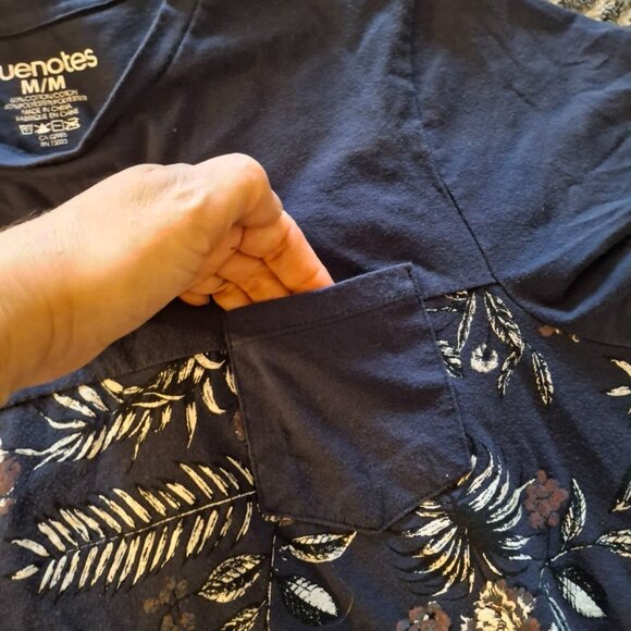 Blue Notes Navy Floral Print T-Shirt Tee Sz M Chest Pocket Cotton Blend - Picture 2 of 4